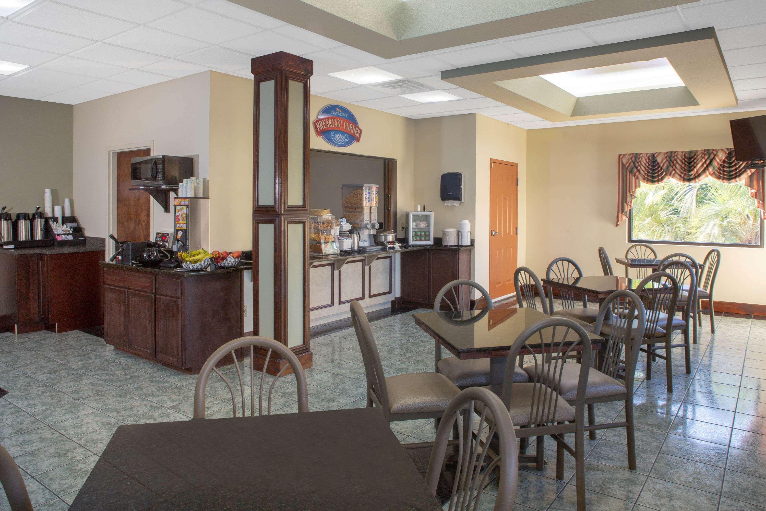 Baymont By Wyndham Midway Tallahassee Eksteriør billede